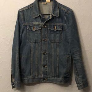 Distressed slim fitting denim jacket